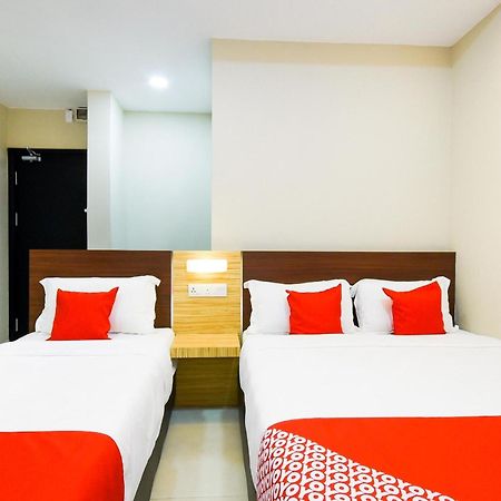 Oyo 1023 La Mirina Boutique Inn מראה חיצוני תמונה
