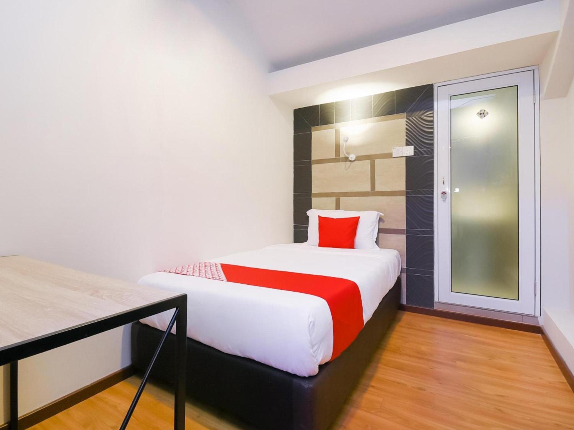 Oyo 1023 La Mirina Boutique Inn מראה חיצוני תמונה