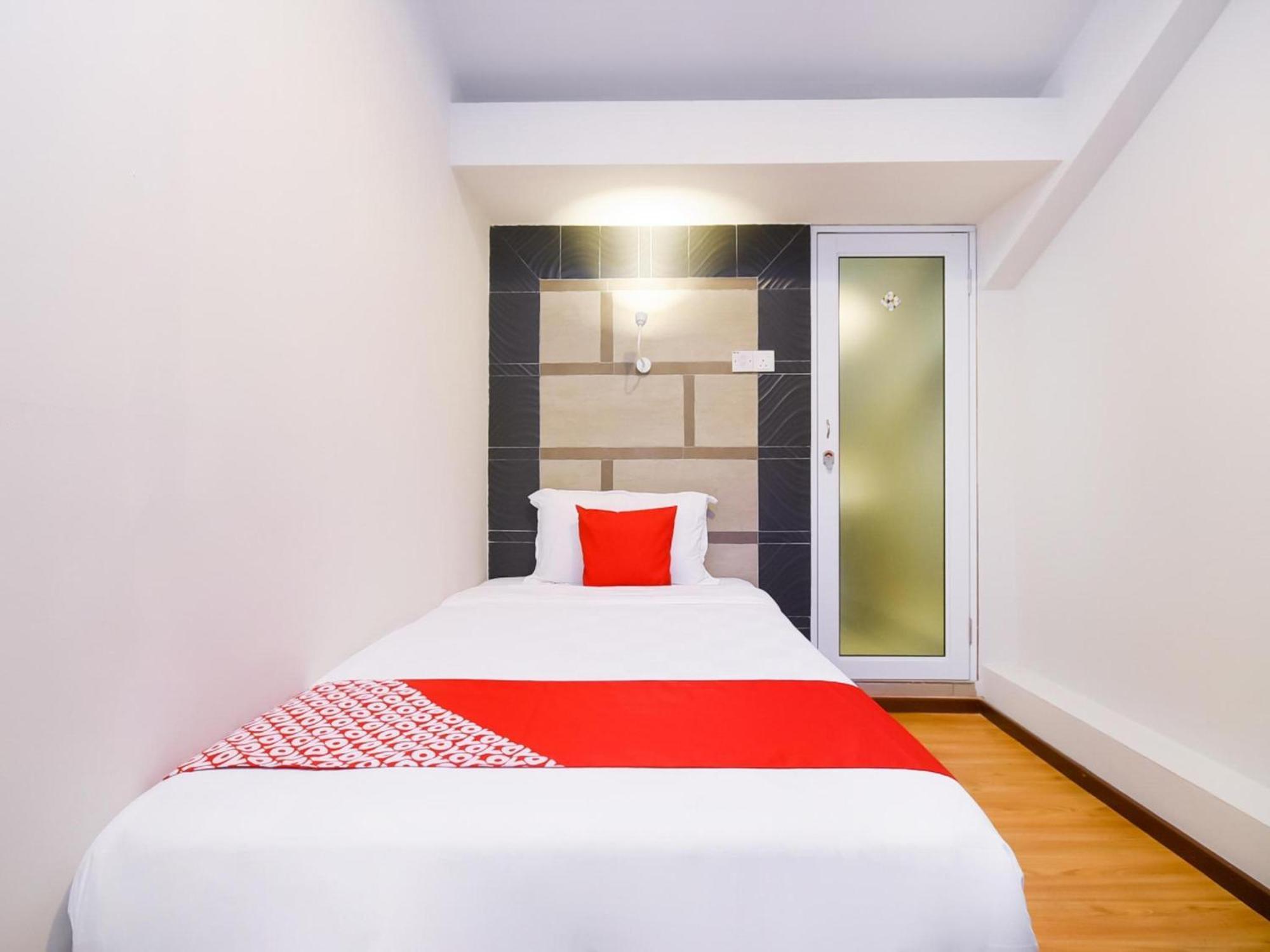 Oyo 1023 La Mirina Boutique Inn מראה חיצוני תמונה