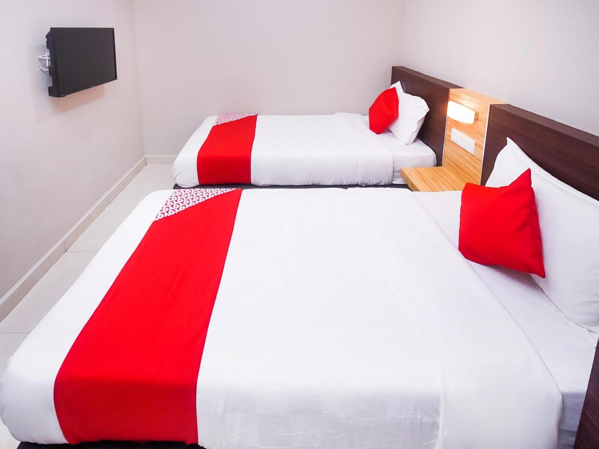 Oyo 1023 La Mirina Boutique Inn מראה חיצוני תמונה