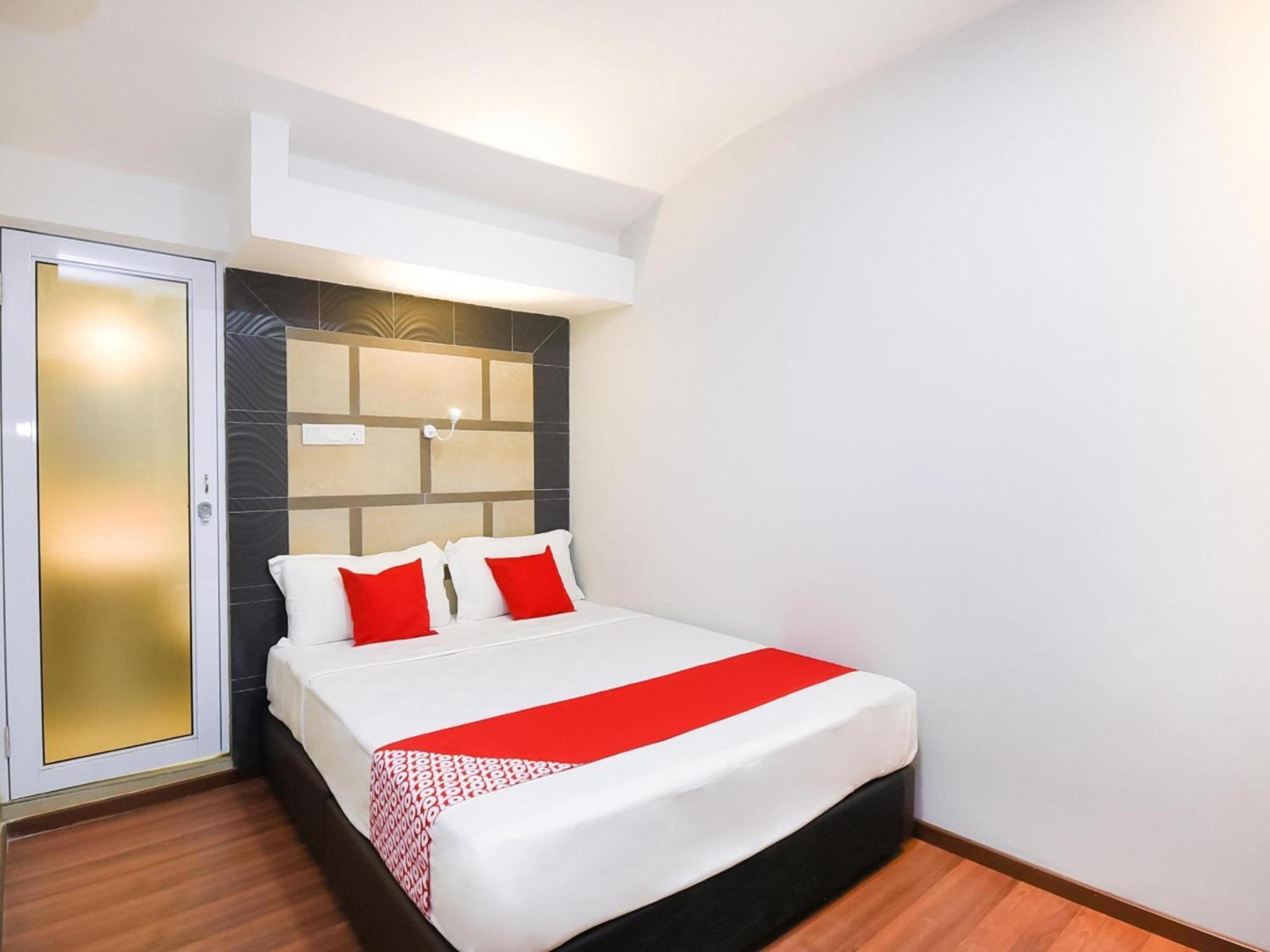 Oyo 1023 La Mirina Boutique Inn מראה חיצוני תמונה